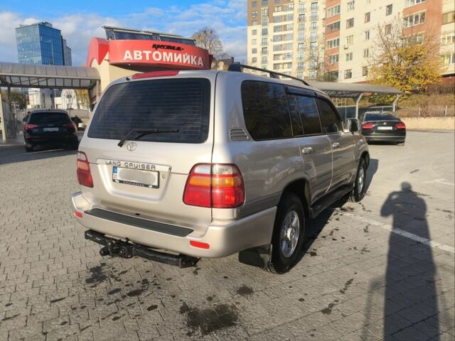 Сірий Тойота Ленд Крузер 100, об'ємом двигуна 4.7 л та пробігом 484 тис. км за 13000 $, фото 2 на Automoto.ua