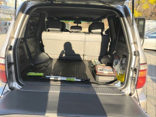 Сірий Тойота Ленд Крузер 100, об'ємом двигуна 4.7 л та пробігом 484 тис. км за 13000 $, фото 7 на Automoto.ua