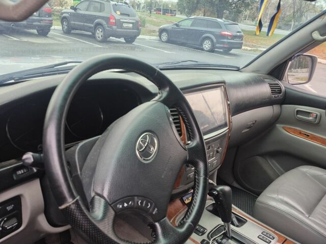 Серый Тойота Ленд Крузер 100, объемом двигателя 4.2 л и пробегом 437 тыс. км за 18800 $, фото 8 на Automoto.ua