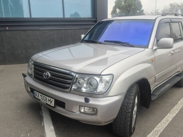 Серый Тойота Ленд Крузер 100, объемом двигателя 4.2 л и пробегом 437 тыс. км за 18800 $, фото 1 на Automoto.ua