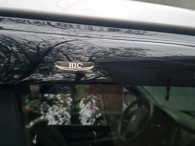 Серый Тойота Ленд Крузер 100, объемом двигателя 4.2 л и пробегом 437 тыс. км за 18800 $, фото 6 на Automoto.ua