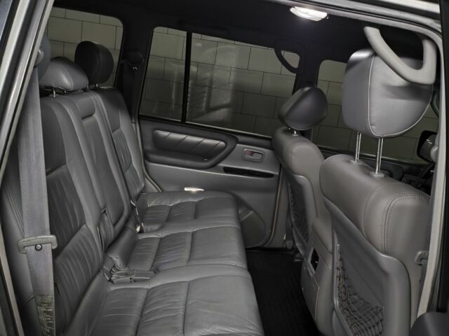 Серый Тойота Ленд Крузер 100, объемом двигателя 4.7 л и пробегом 338 тыс. км за 15900 $, фото 6 на Automoto.ua