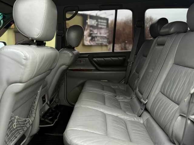 Серый Тойота Ленд Крузер 100, объемом двигателя 4.7 л и пробегом 390 тыс. км за 11650 $, фото 16 на Automoto.ua