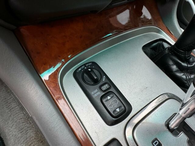 Серый Тойота Ленд Крузер 100, объемом двигателя 4.7 л и пробегом 390 тыс. км за 14990 $, фото 27 на Automoto.ua