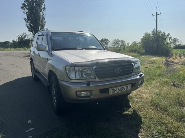 Серый Тойота Ленд Крузер 100, объемом двигателя 4.7 л и пробегом 320 тыс. км за 15000 $, фото 1 на Automoto.ua