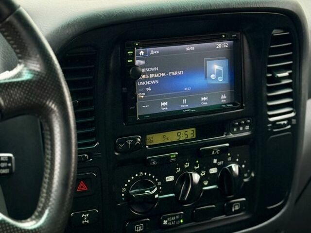 Серый Тойота Ленд Крузер 100, объемом двигателя 4.7 л и пробегом 390 тыс. км за 11650 $, фото 9 на Automoto.ua