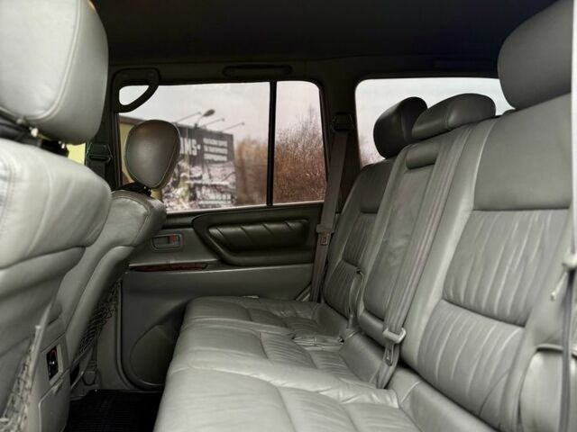 Серый Тойота Ленд Крузер 100, объемом двигателя 4.7 л и пробегом 390 тыс. км за 11650 $, фото 19 на Automoto.ua