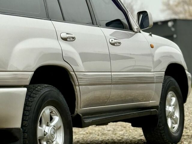 Серый Тойота Ленд Крузер 100, объемом двигателя 4.7 л и пробегом 390 тыс. км за 11650 $, фото 4 на Automoto.ua