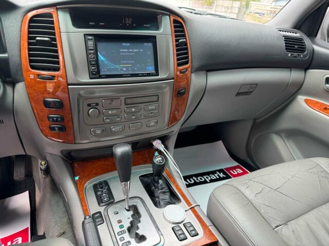 Серый Тойота Ленд Крузер 100, объемом двигателя 4.7 л и пробегом 390 тыс. км за 14990 $, фото 25 на Automoto.ua