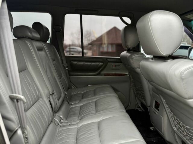 Серый Тойота Ленд Крузер 100, объемом двигателя 4.7 л и пробегом 390 тыс. км за 11650 $, фото 15 на Automoto.ua