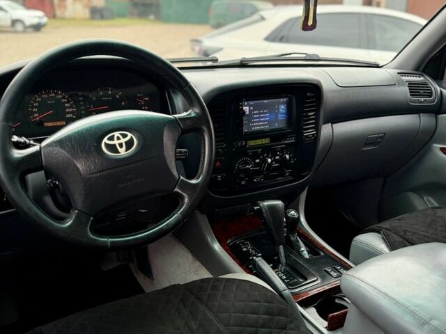 Серый Тойота Ленд Крузер 100, объемом двигателя 4.7 л и пробегом 390 тыс. км за 11650 $, фото 8 на Automoto.ua