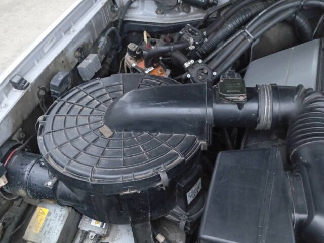 Серый Тойота Ленд Крузер 100, объемом двигателя 4.7 л и пробегом 291 тыс. км за 16199 $, фото 15 на Automoto.ua