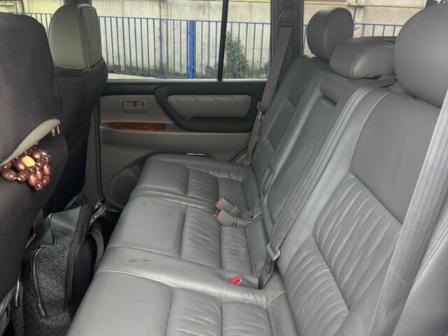 Серый Тойота Ленд Крузер 100, объемом двигателя 0 л и пробегом 275 тыс. км за 11300 $, фото 11 на Automoto.ua