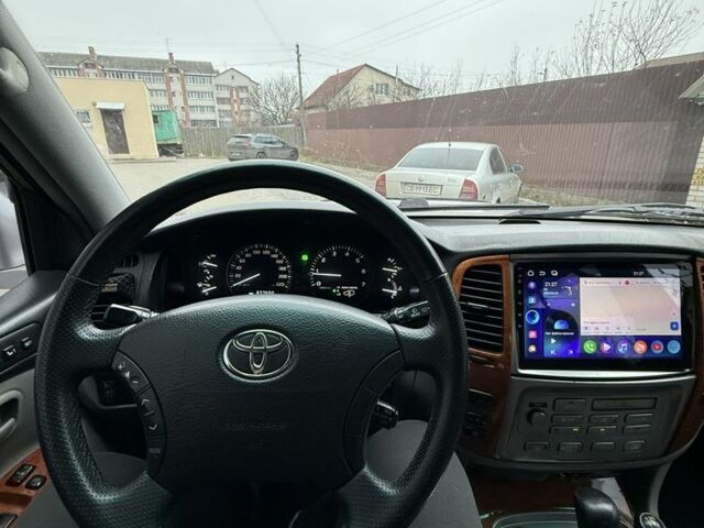 Серый Тойота Ленд Крузер 100, объемом двигателя 4.7 л и пробегом 377 тыс. км за 9500 $, фото 21 на Automoto.ua