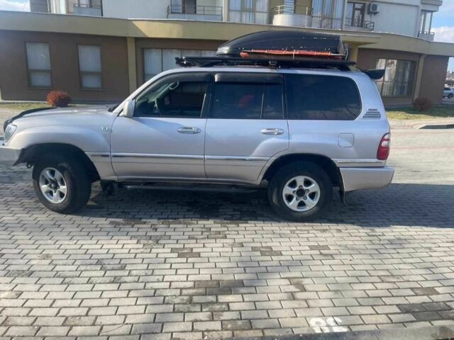 Серый Тойота Ленд Крузер 100, объемом двигателя 4.7 л и пробегом 333 тыс. км за 14800 $, фото 4 на Automoto.ua