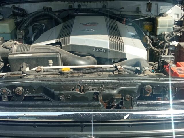 Серый Тойота Ленд Крузер 100, объемом двигателя 4.7 л и пробегом 430 тыс. км за 11200 $, фото 4 на Automoto.ua