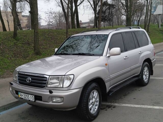 Серый Тойота Ленд Крузер 100, объемом двигателя 4.7 л и пробегом 291 тыс. км за 16199 $, фото 1 на Automoto.ua