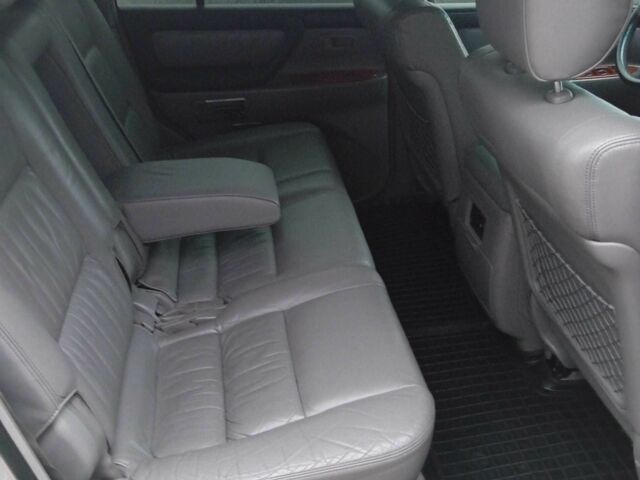 Серый Тойота Ленд Крузер 100, объемом двигателя 4.7 л и пробегом 291 тыс. км за 16199 $, фото 10 на Automoto.ua