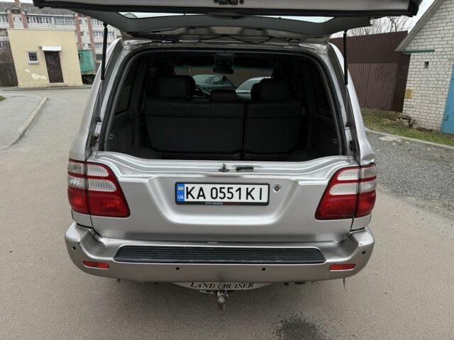 Серый Тойота Ленд Крузер 100, объемом двигателя 4.7 л и пробегом 377 тыс. км за 9500 $, фото 13 на Automoto.ua