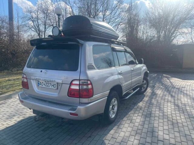 Серый Тойота Ленд Крузер 100, объемом двигателя 4.7 л и пробегом 333 тыс. км за 14800 $, фото 2 на Automoto.ua