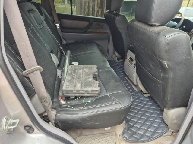 Серый Тойота Ленд Крузер 100, объемом двигателя 4.2 л и пробегом 453 тыс. км за 16500 $, фото 21 на Automoto.ua