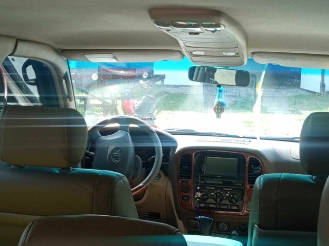 Серый Тойота Ленд Крузер 100, объемом двигателя 4.7 л и пробегом 430 тыс. км за 11200 $, фото 5 на Automoto.ua