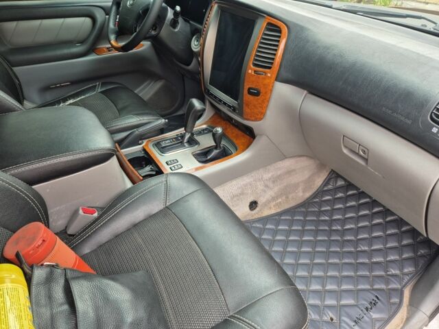 Серый Тойота Ленд Крузер 100, объемом двигателя 4.2 л и пробегом 453 тыс. км за 16500 $, фото 20 на Automoto.ua