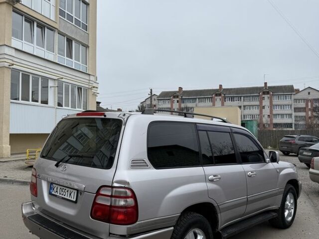 Серый Тойота Ленд Крузер 100, объемом двигателя 4.7 л и пробегом 377 тыс. км за 9500 $, фото 5 на Automoto.ua