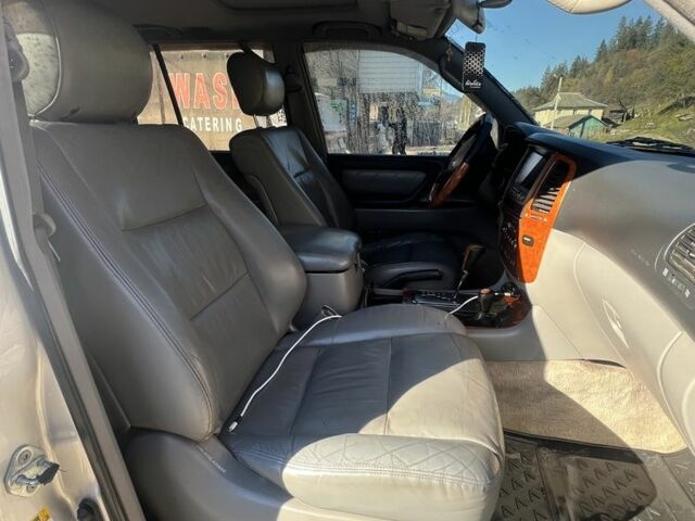 Серый Тойота Ленд Крузер 100, объемом двигателя 4.7 л и пробегом 370 тыс. км за 13500 $, фото 4 на Automoto.ua