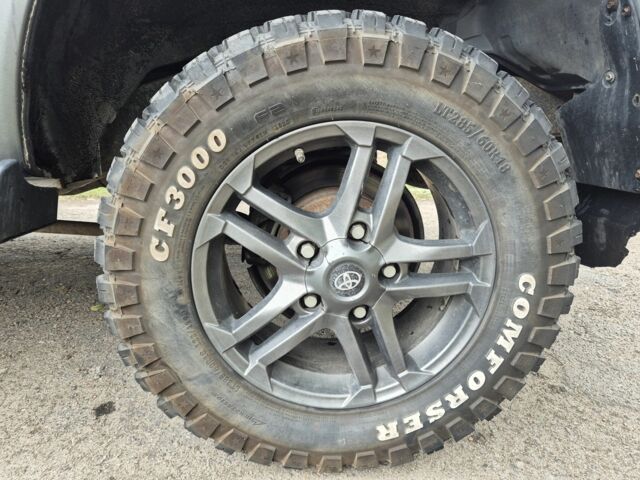 Серый Тойота Ленд Крузер 100, объемом двигателя 4.2 л и пробегом 453 тыс. км за 16500 $, фото 9 на Automoto.ua