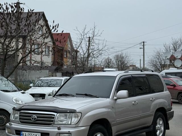 Серый Тойота Ленд Крузер 100, объемом двигателя 4.7 л и пробегом 377 тыс. км за 9500 $, фото 23 на Automoto.ua