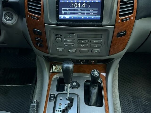 Серый Тойота Ленд Крузер 100, объемом двигателя 4.7 л и пробегом 440 тыс. км за 12500 $, фото 15 на Automoto.ua