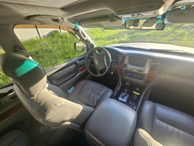 Серый Тойота Ленд Крузер 100, объемом двигателя 4.7 л и пробегом 265 тыс. км за 16700 $, фото 16 на Automoto.ua