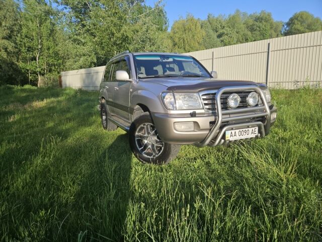 Серый Тойота Ленд Крузер 100, объемом двигателя 4.7 л и пробегом 265 тыс. км за 16700 $, фото 10 на Automoto.ua