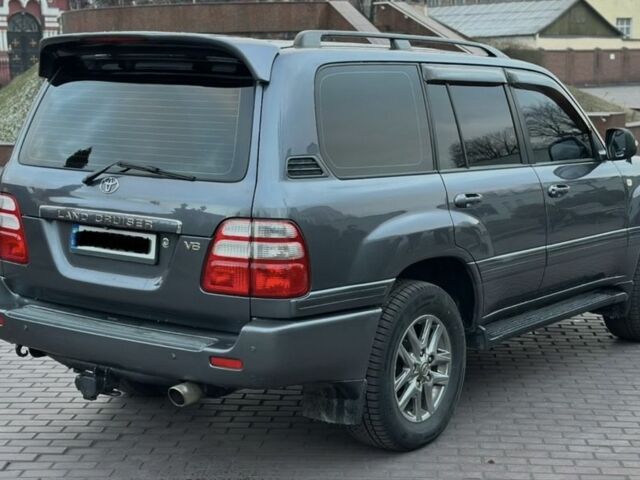 Серый Тойота Ленд Крузер 100, объемом двигателя 4.7 л и пробегом 440 тыс. км за 12500 $, фото 4 на Automoto.ua