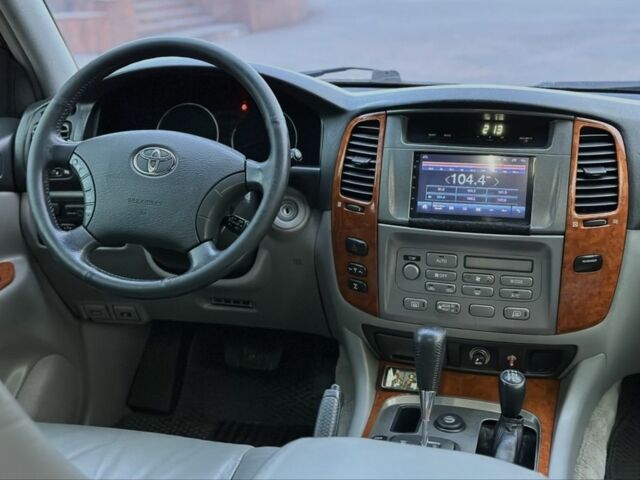 Серый Тойота Ленд Крузер 100, объемом двигателя 4.7 л и пробегом 440 тыс. км за 12500 $, фото 14 на Automoto.ua