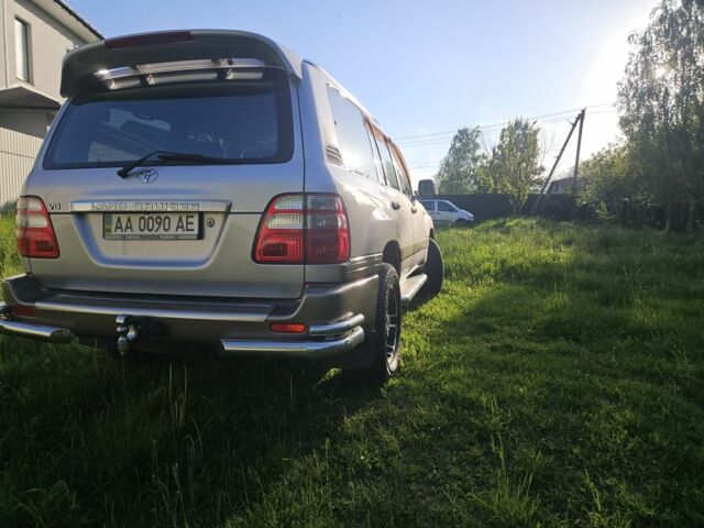 Серый Тойота Ленд Крузер 100, объемом двигателя 4.7 л и пробегом 265 тыс. км за 16700 $, фото 4 на Automoto.ua