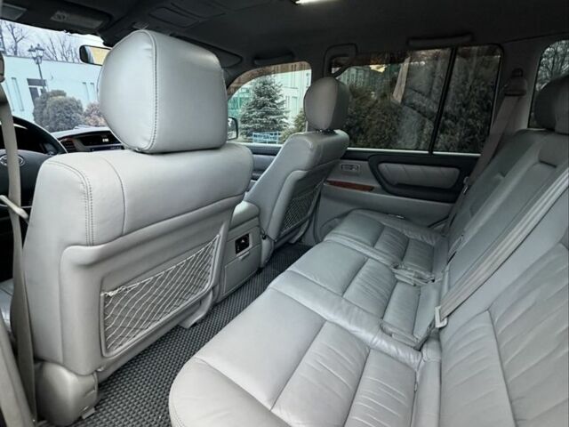 Серый Тойота Ленд Крузер 100, объемом двигателя 4.7 л и пробегом 440 тыс. км за 12500 $, фото 8 на Automoto.ua