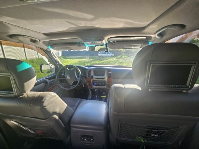 Серый Тойота Ленд Крузер 100, объемом двигателя 4.7 л и пробегом 265 тыс. км за 16700 $, фото 14 на Automoto.ua