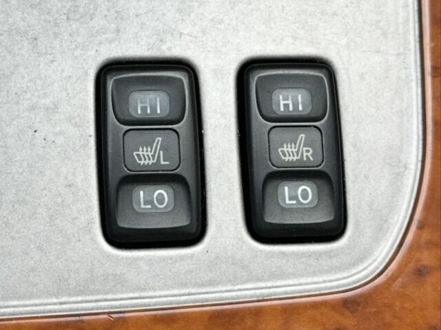 Серый Тойота Ленд Крузер 100, объемом двигателя 4.7 л и пробегом 440 тыс. км за 12500 $, фото 18 на Automoto.ua