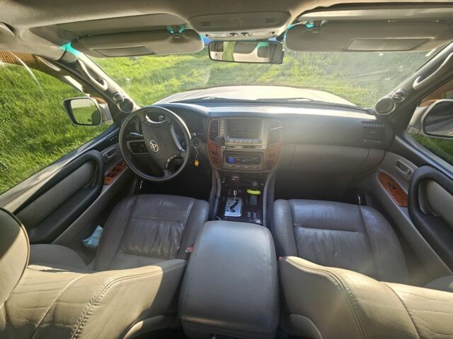 Серый Тойота Ленд Крузер 100, объемом двигателя 4.7 л и пробегом 265 тыс. км за 16700 $, фото 19 на Automoto.ua