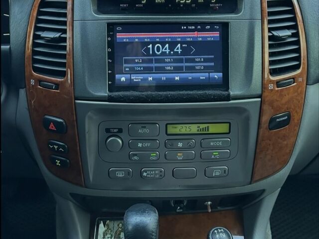 Серый Тойота Ленд Крузер 100, объемом двигателя 4.7 л и пробегом 440 тыс. км за 12500 $, фото 16 на Automoto.ua