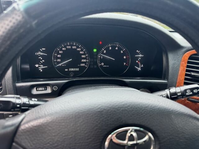 Серый Тойота Ленд Крузер 100, объемом двигателя 4.7 л и пробегом 335 тыс. км за 26500 $, фото 14 на Automoto.ua