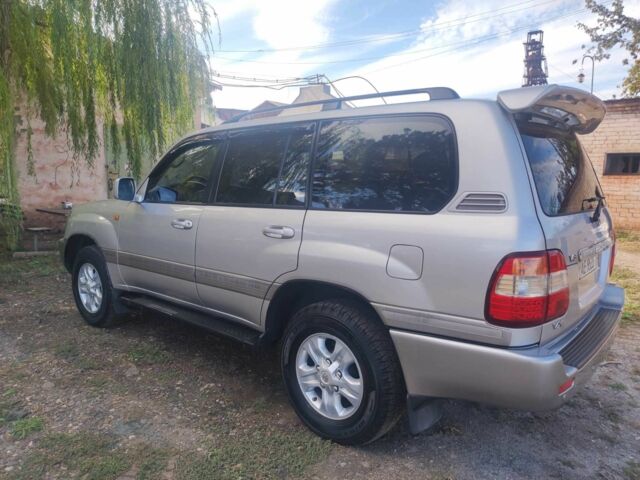 Серый Тойота Ленд Крузер 100, объемом двигателя 4.7 л и пробегом 343 тыс. км за 16900 $, фото 4 на Automoto.ua