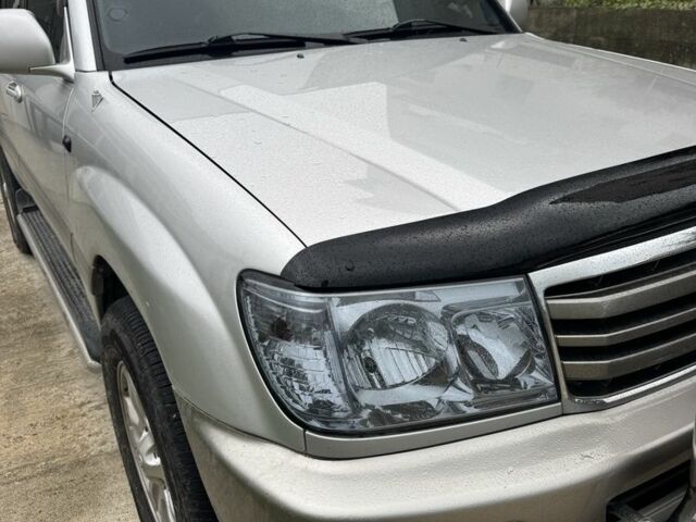 Серый Тойота Ленд Крузер 100, объемом двигателя 4.7 л и пробегом 335 тыс. км за 26500 $, фото 2 на Automoto.ua