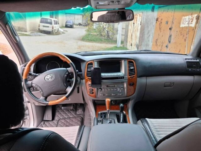 Серый Тойота Ленд Крузер 100, объемом двигателя 4.2 л и пробегом 363 тыс. км за 23500 $, фото 16 на Automoto.ua