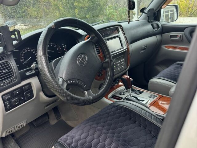 Серый Тойота Ленд Крузер 100, объемом двигателя 4.7 л и пробегом 335 тыс. км за 26500 $, фото 15 на Automoto.ua