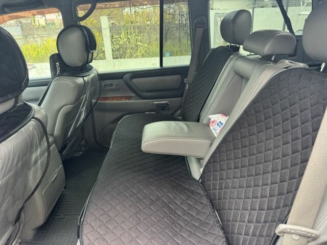 Серый Тойота Ленд Крузер 100, объемом двигателя 4.7 л и пробегом 335 тыс. км за 26500 $, фото 12 на Automoto.ua