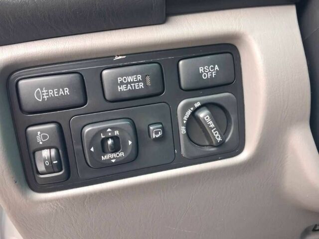 Серый Тойота Ленд Крузер 100, объемом двигателя 4.2 л и пробегом 363 тыс. км за 23500 $, фото 22 на Automoto.ua