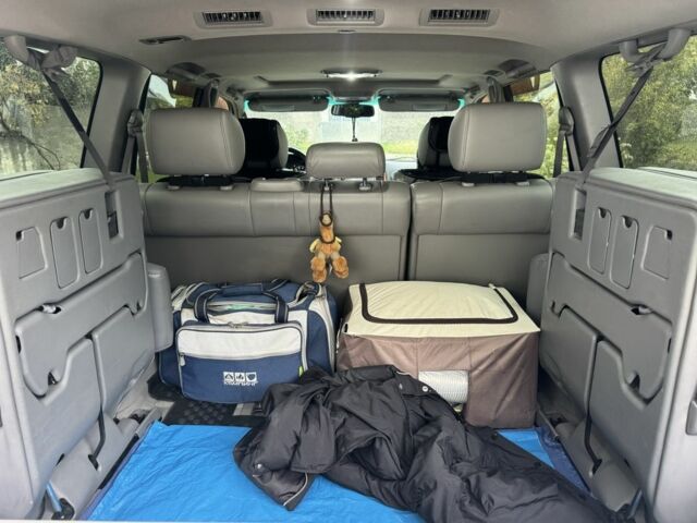 Серый Тойота Ленд Крузер 100, объемом двигателя 4.7 л и пробегом 335 тыс. км за 26500 $, фото 10 на Automoto.ua